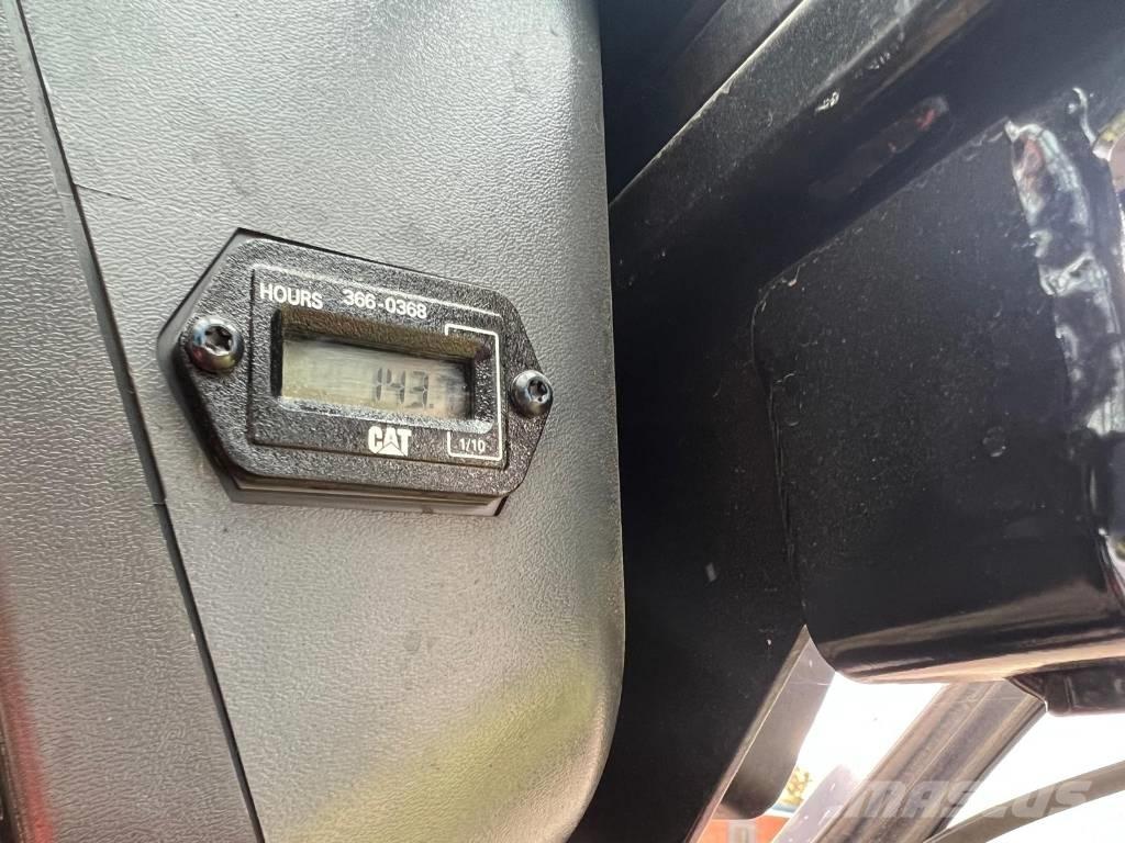 CAT 216 B 3 Mini incarcator