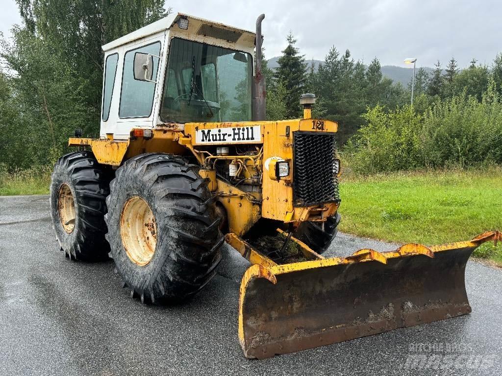 Muir-Hill MH121 Tractoare