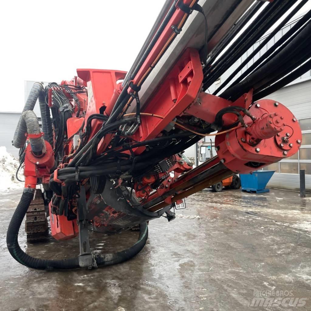 Sandvik DX800i Echipamente de forare la suprafata