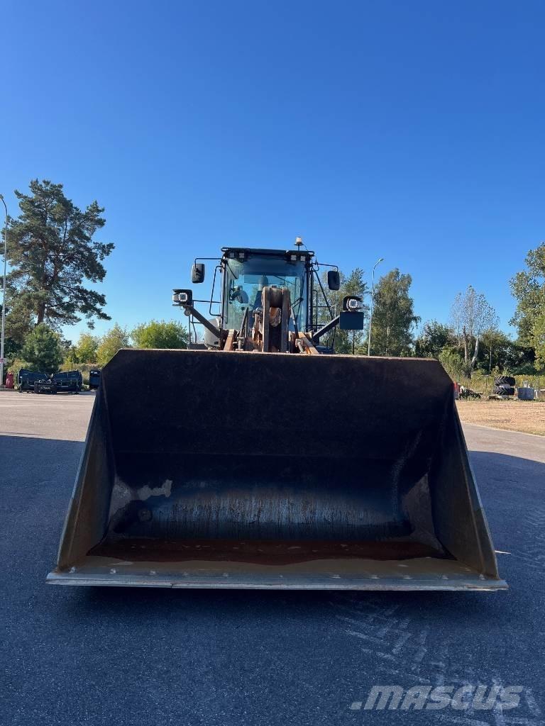 CASE 1021 G Incarcator pe pneuri