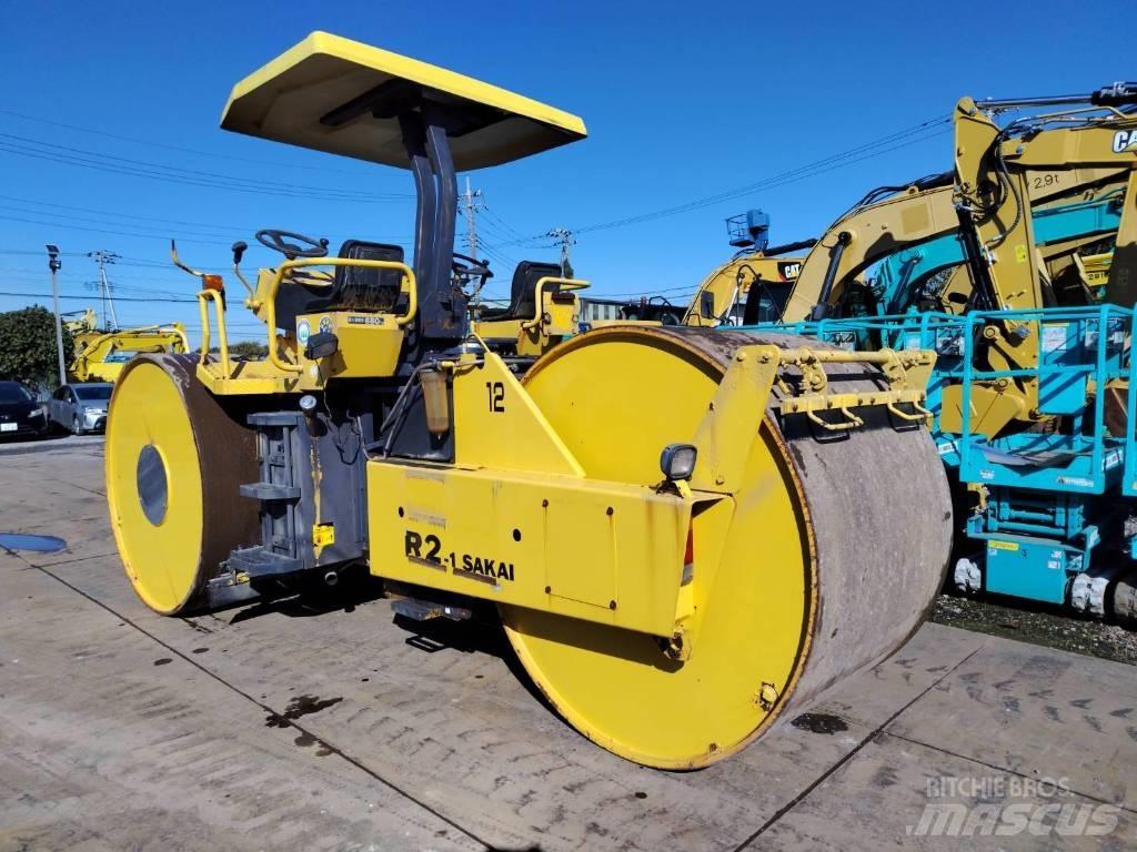 Sakai R 2-1 Cilindri compactori dubli