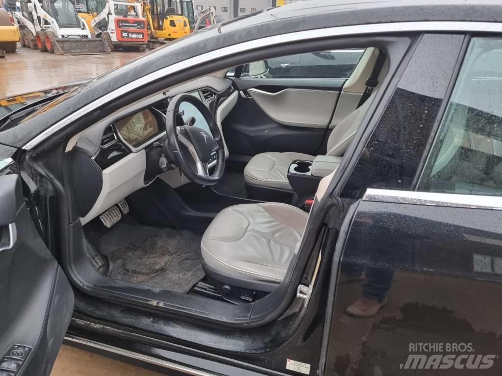 Tesla Model S P85D Masini