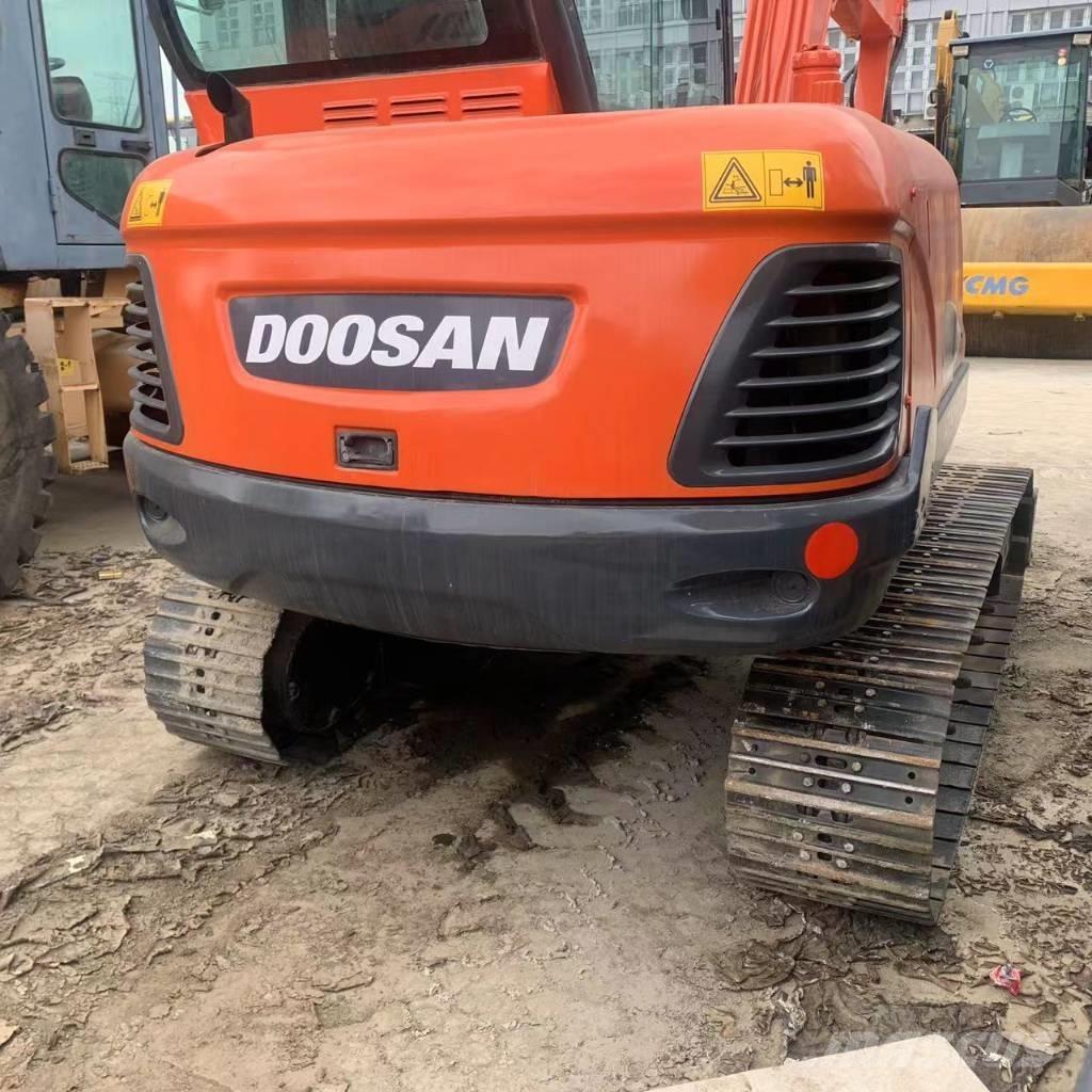 Doosan DX60 Excavatoare 7t - 12t