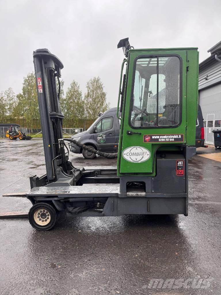Combilift C 4000 Stivuitoare cu patru brate