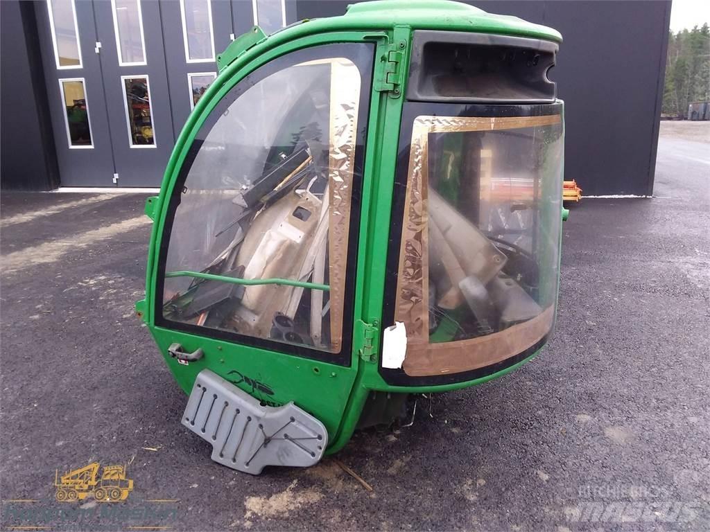 John Deere 1910e Cabine si interior