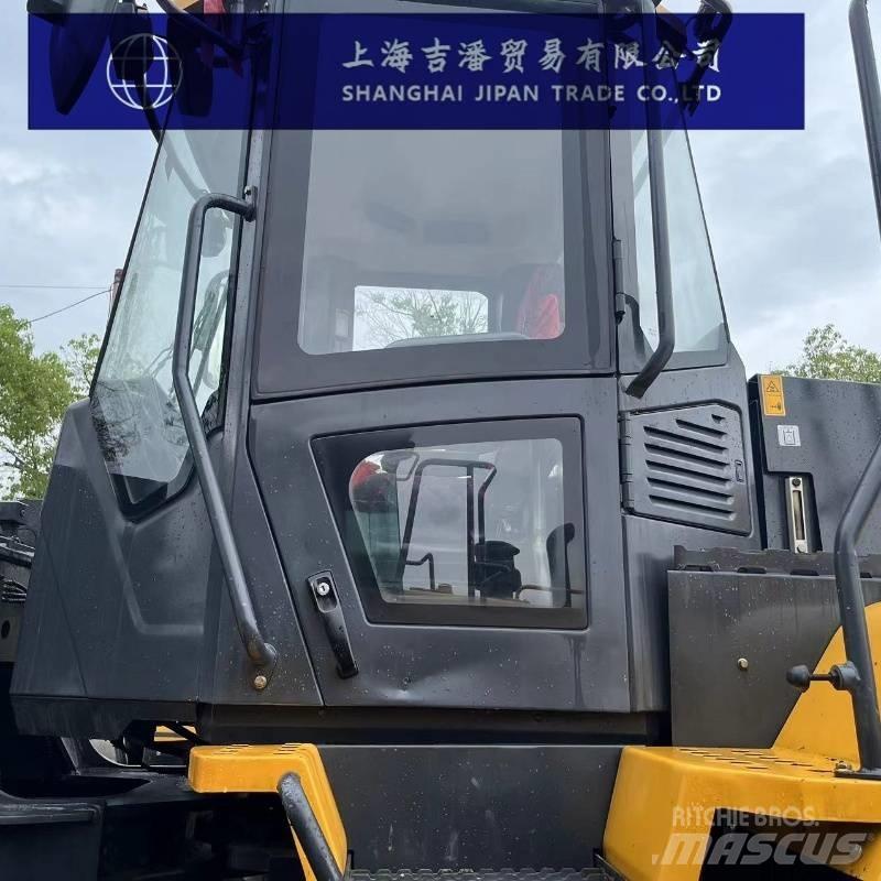 LiuGong CLG 870 H Incarcator pe pneuri