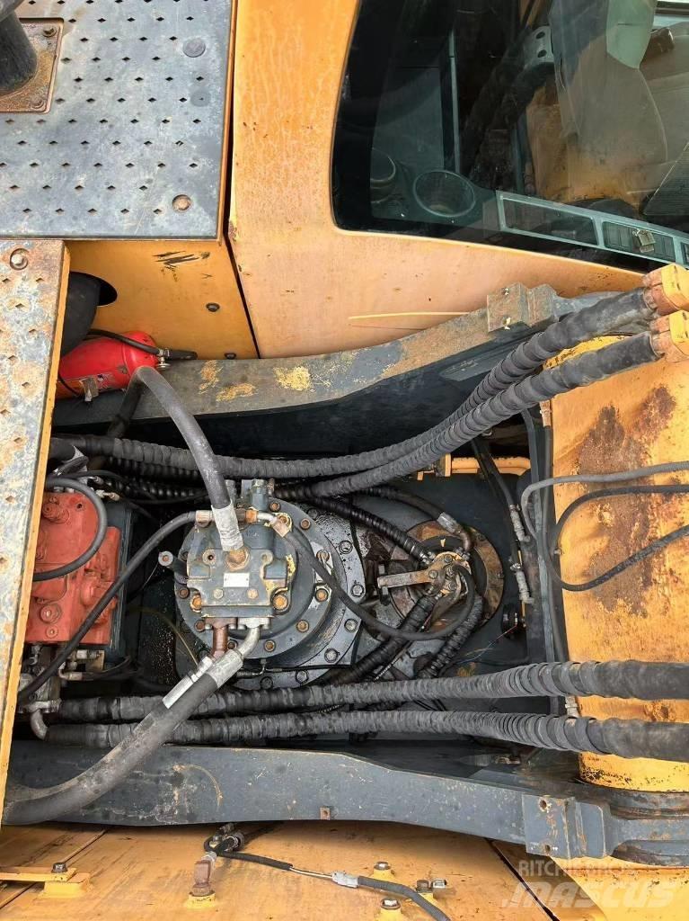 Hyundai 330LC-9S Excavatoare pe șenile
