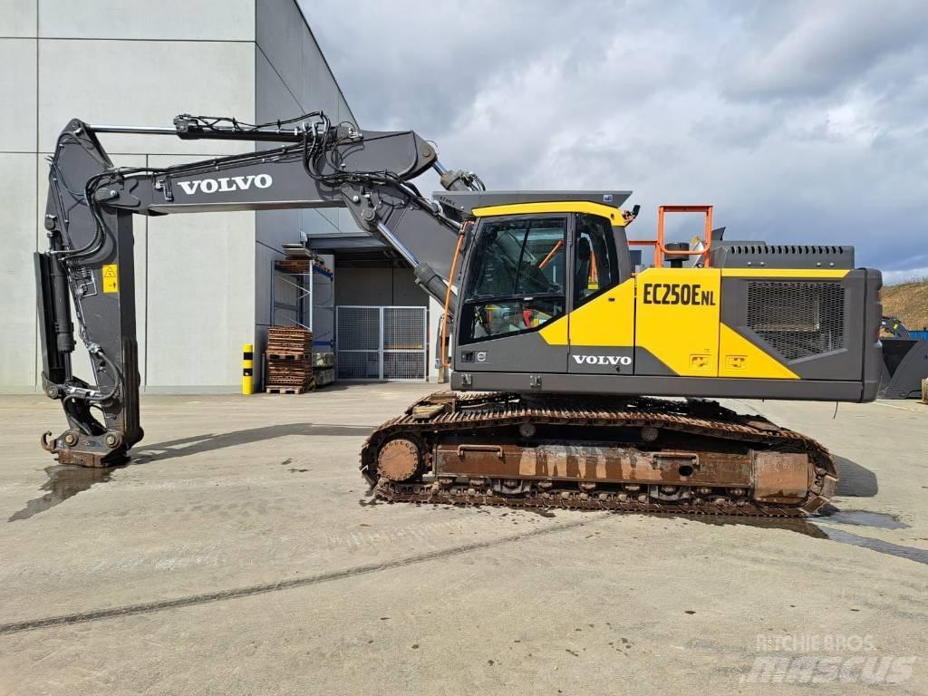 Volvo EC250ENL Excavatoare pe șenile
