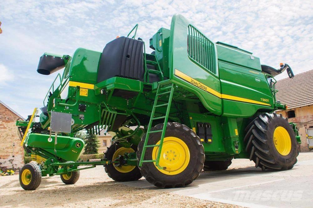 John Deere T 560 i Combine de secerat