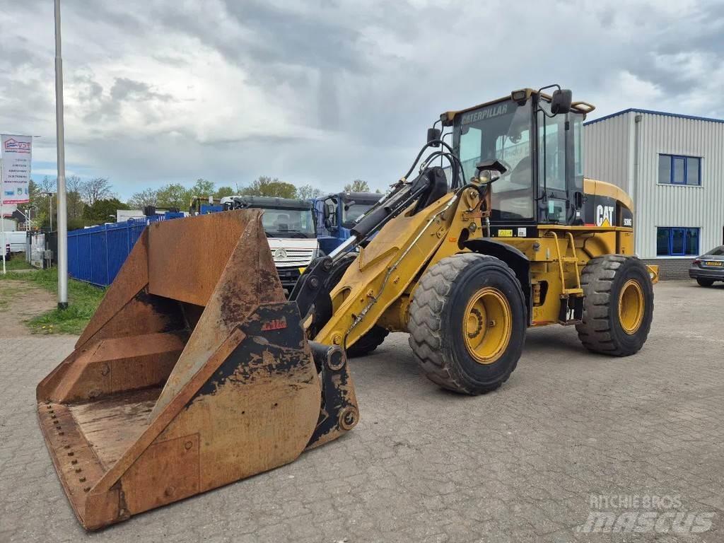 CAT 930G Incarcator pe pneuri