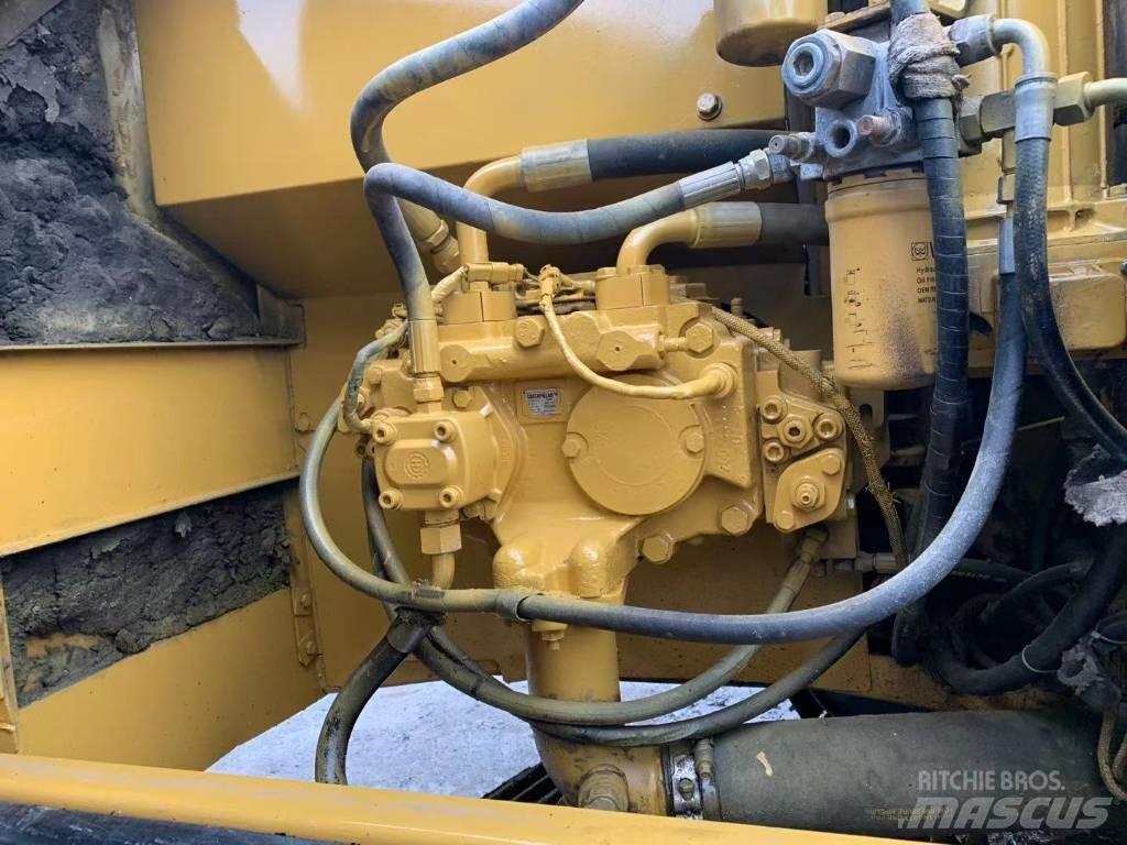 CAT 320C Excavatoare pe șenile
