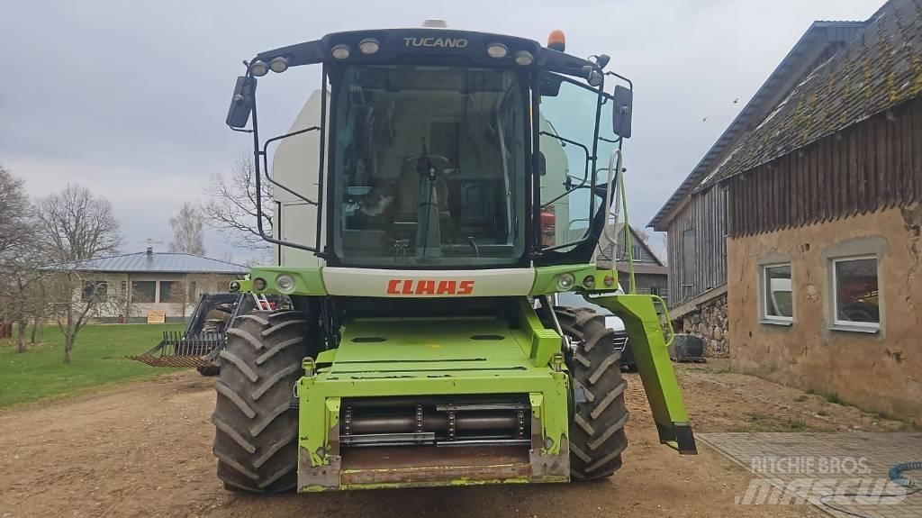 CLAAS Tucano 440 Combine de secerat