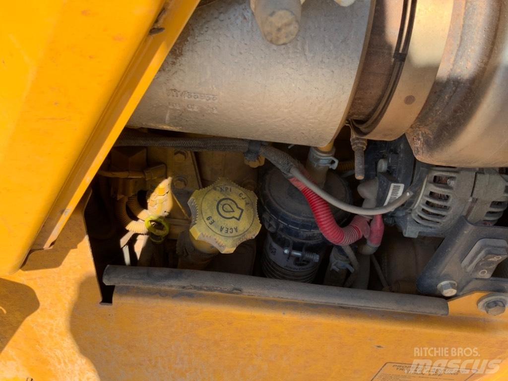 John Deere 750 K Buldozere pe senile
