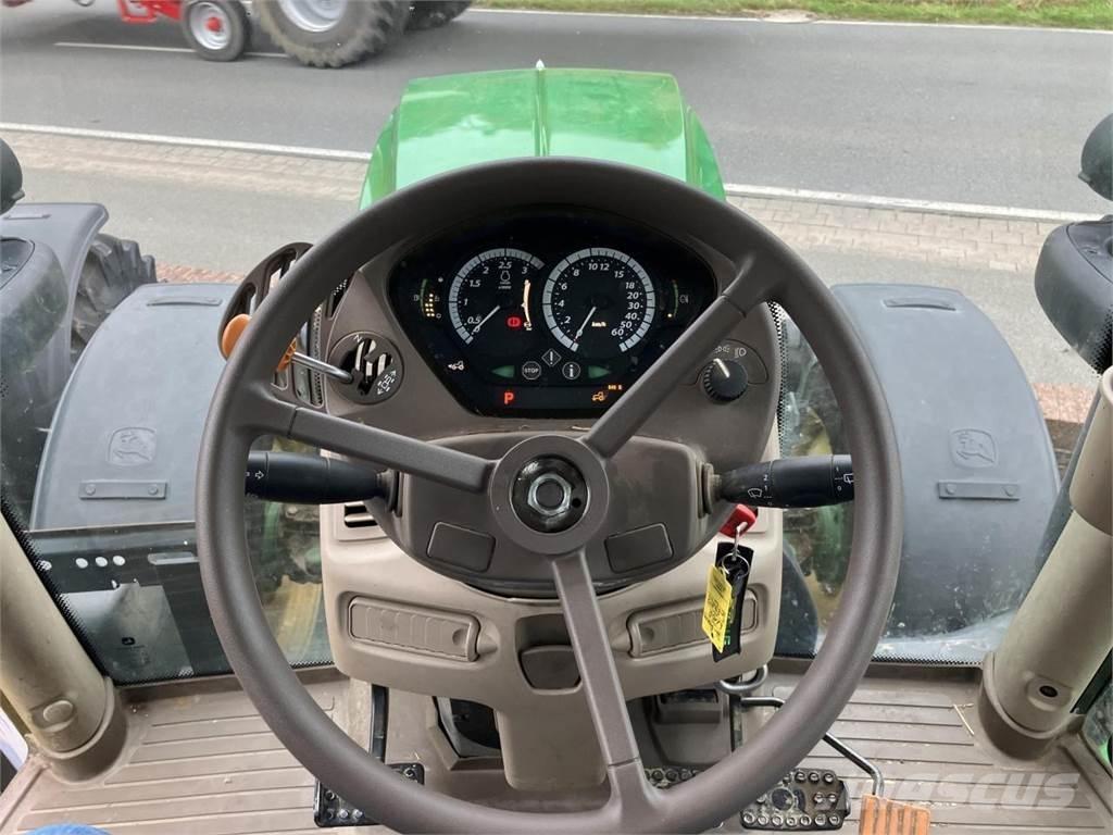 John Deere 6110R Tractoare