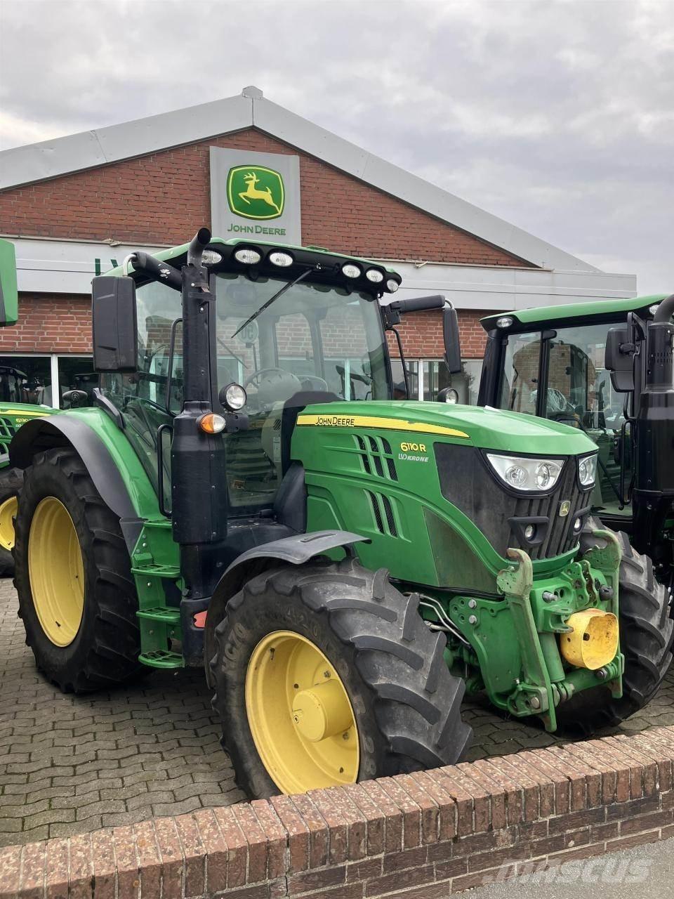John Deere 6110R Tractoare