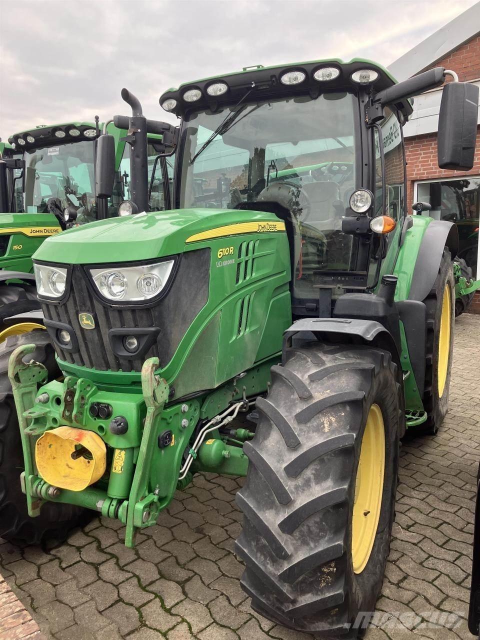 John Deere 6110R Tractoare