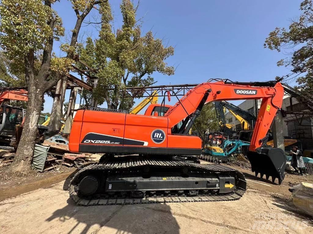 Doosan DX 225 LC-9 Excavatoare pe șenile
