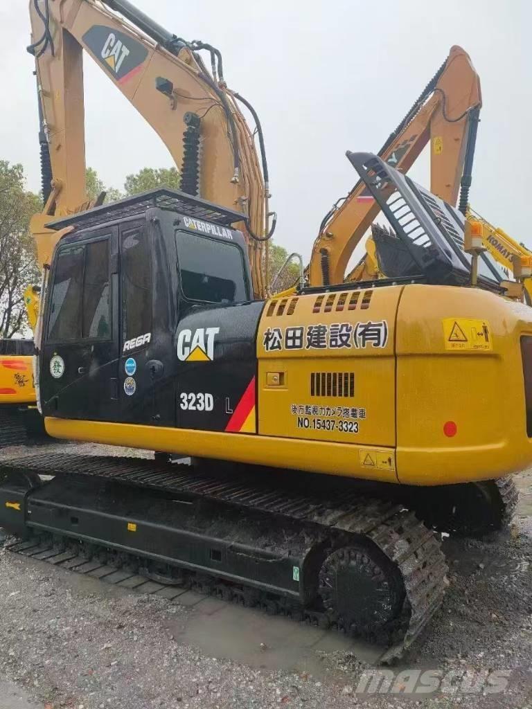 CAT 323D2 Excavatoare pe șenile
