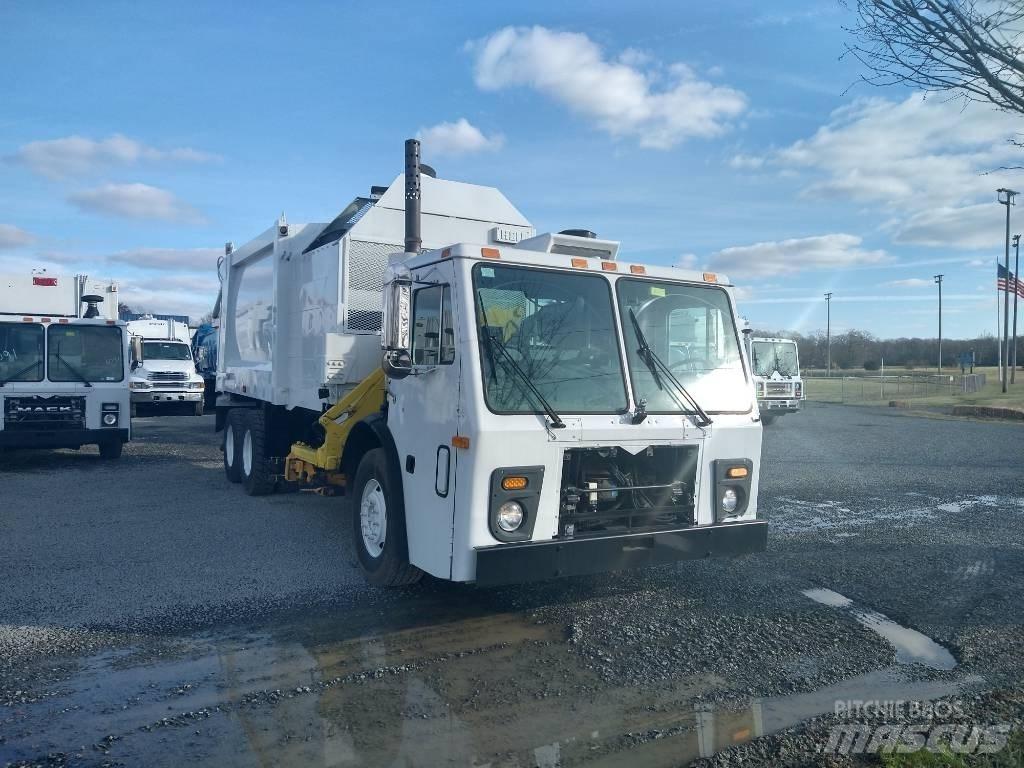 Mack LEU613 Camion de deseuri