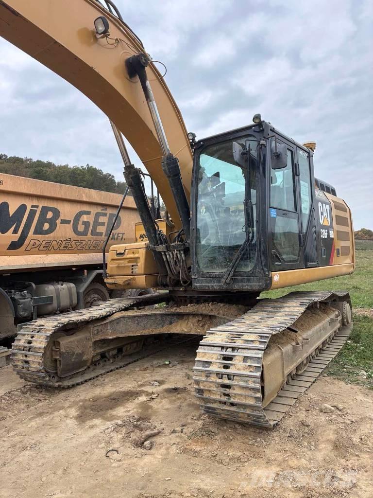 CAT 326 F Excavatoare pe șenile
