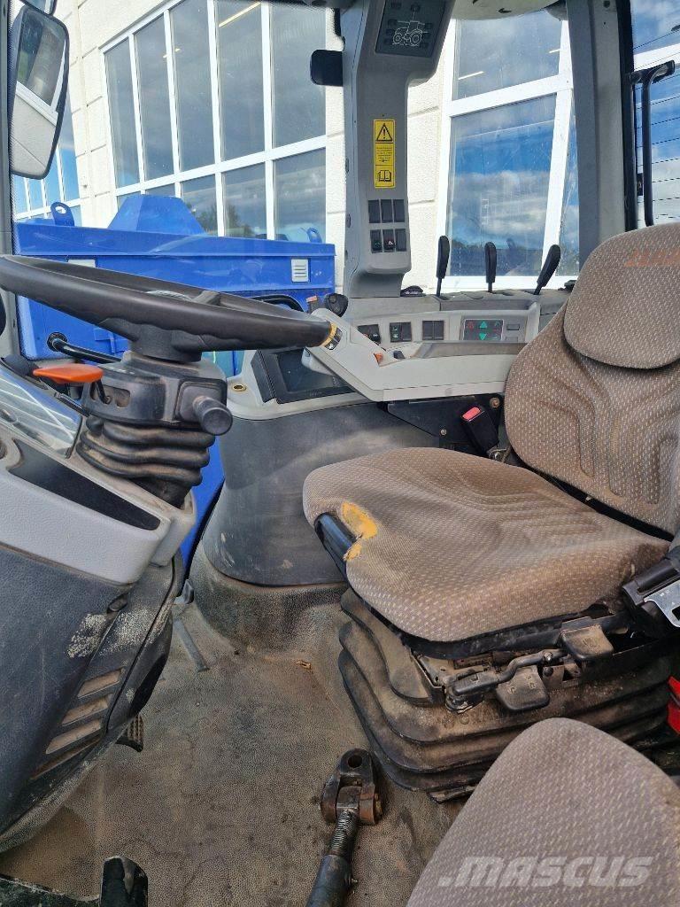 CLAAS Arion 640 Tractoare