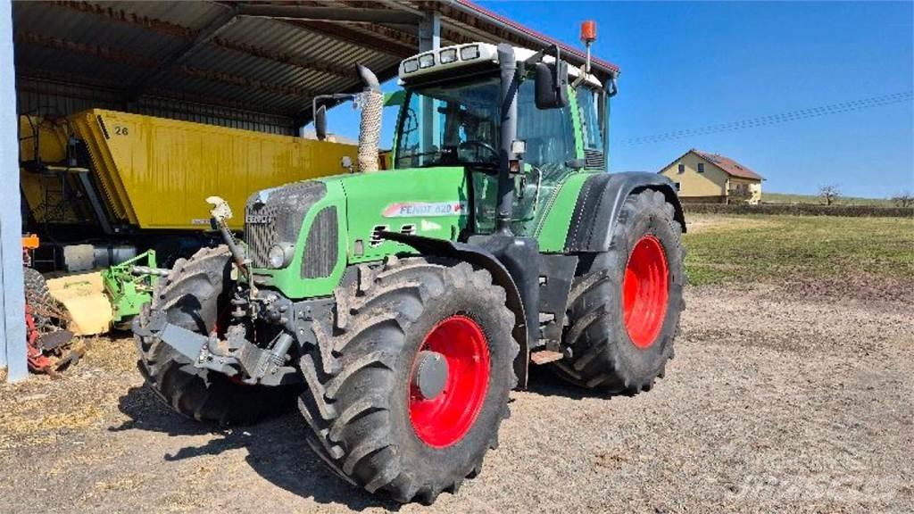 Fendt Vario 820 Tractoare