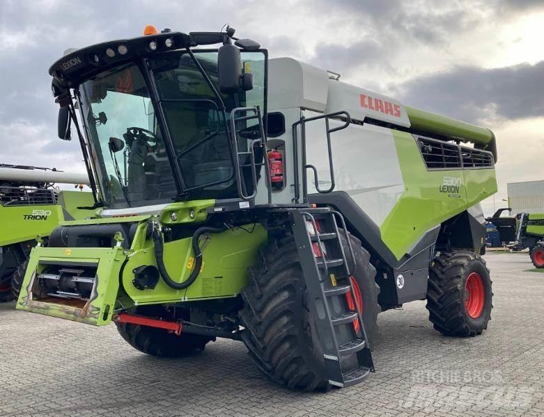 CLAAS LEXION 5300 Combine de secerat