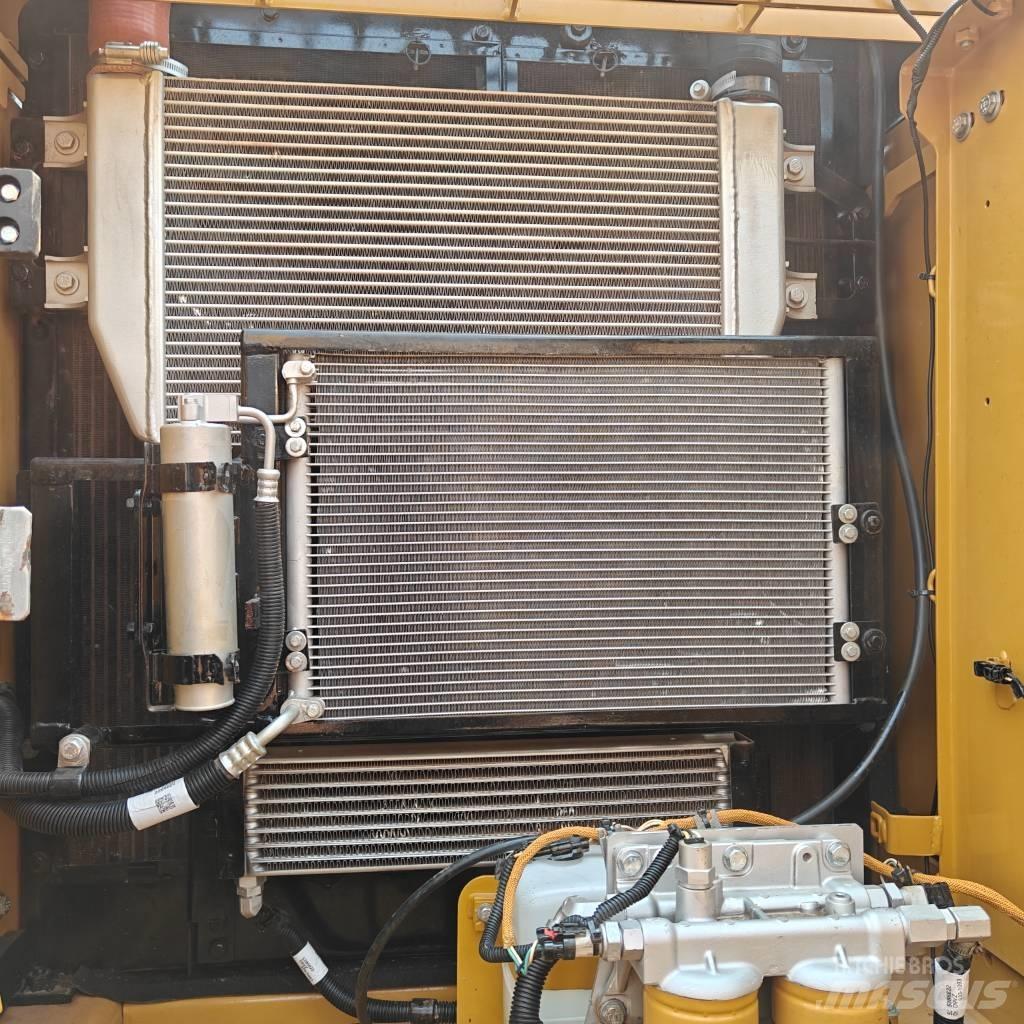 CAT 320D2L Excavatoare pe șenile
