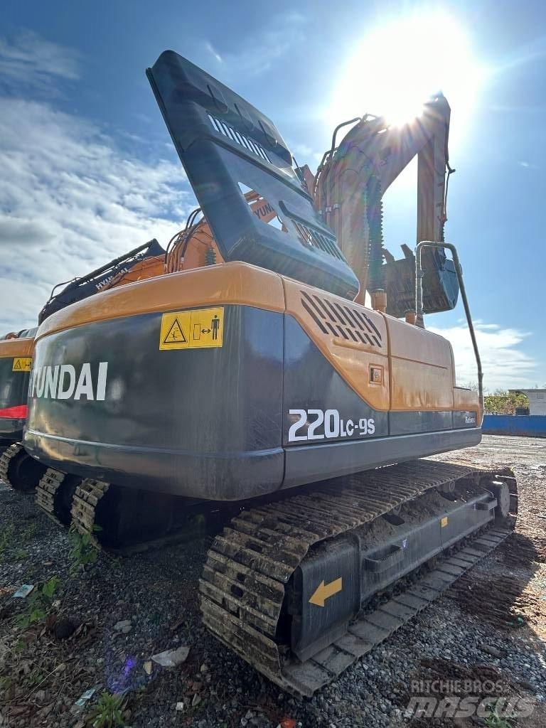 Hyundai 220LC-9S Excavatoare pe șenile
