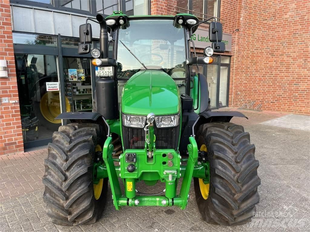 John Deere 5120M Tractoare