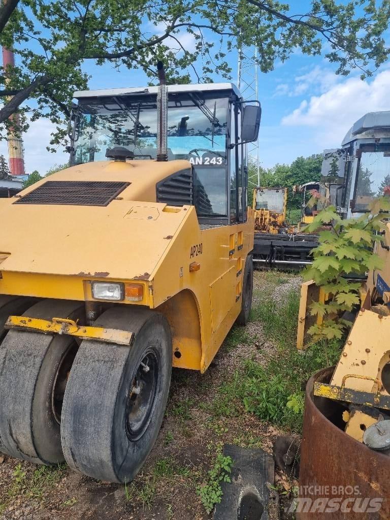 Ammann AP 240 Cilindri compactori cu roti