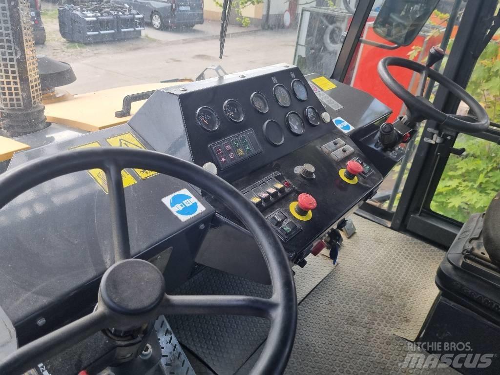 Ammann AP 240 Cilindri compactori cu roti
