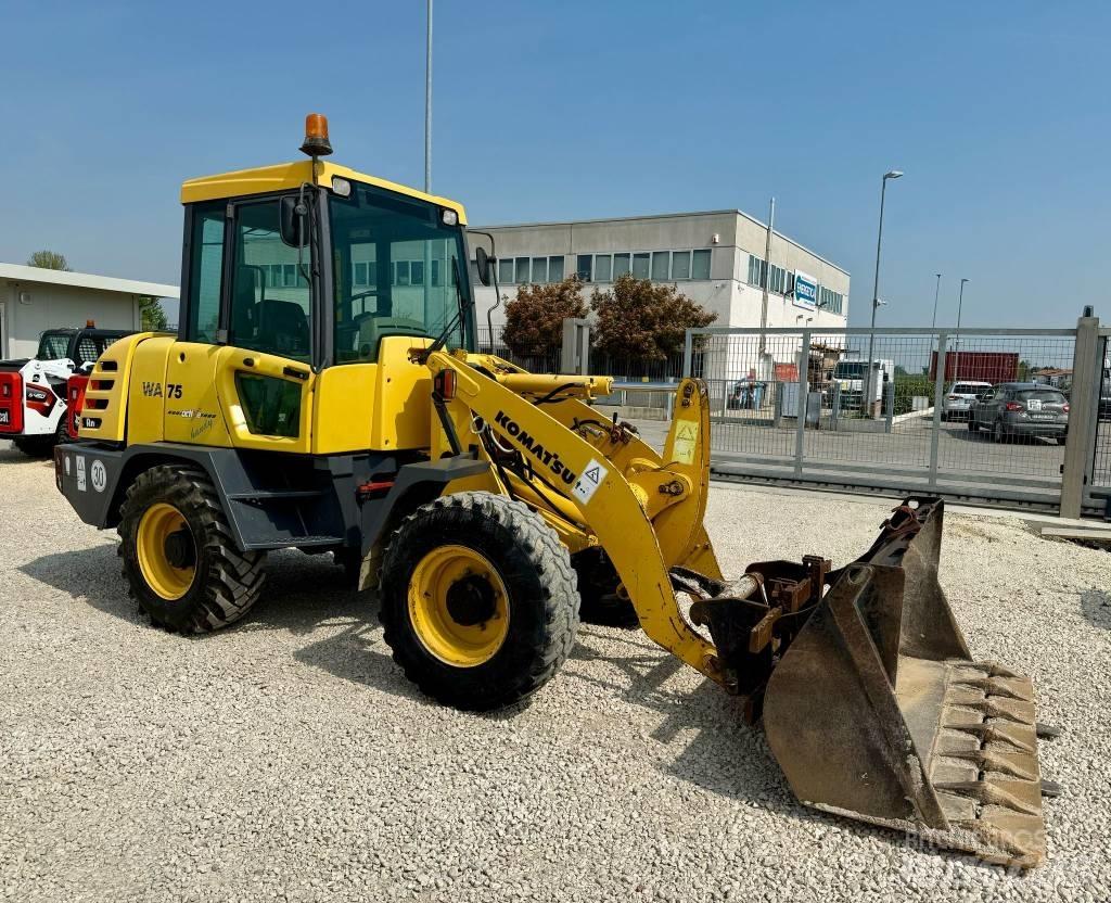 Komatsu WA 75 Incarcator pe pneuri