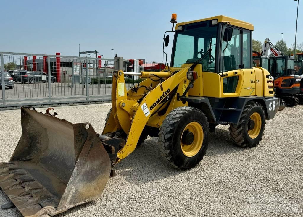 Komatsu WA 75 Incarcator pe pneuri