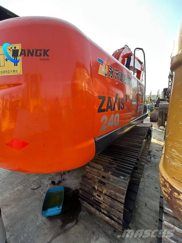 Hitachi ZX 240 Excavatoare pe șenile
