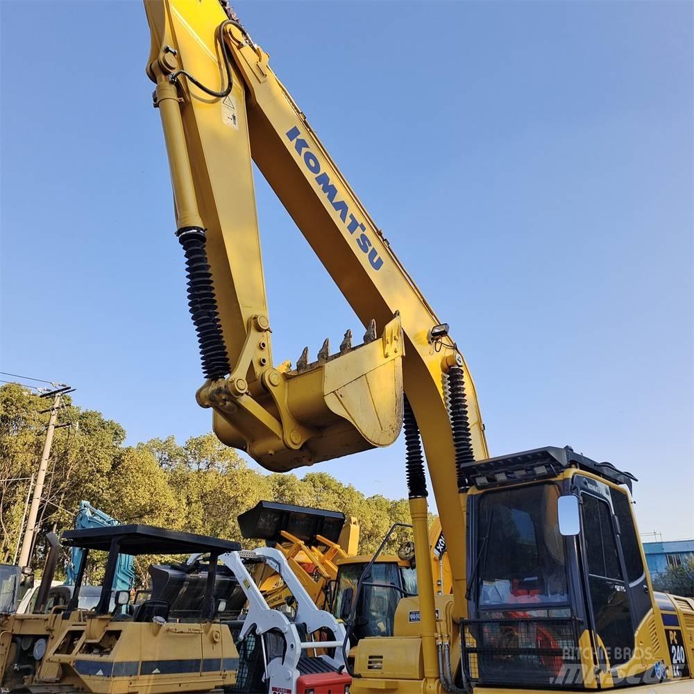 Komatsu PC 240 Excavatoare pe șenile
