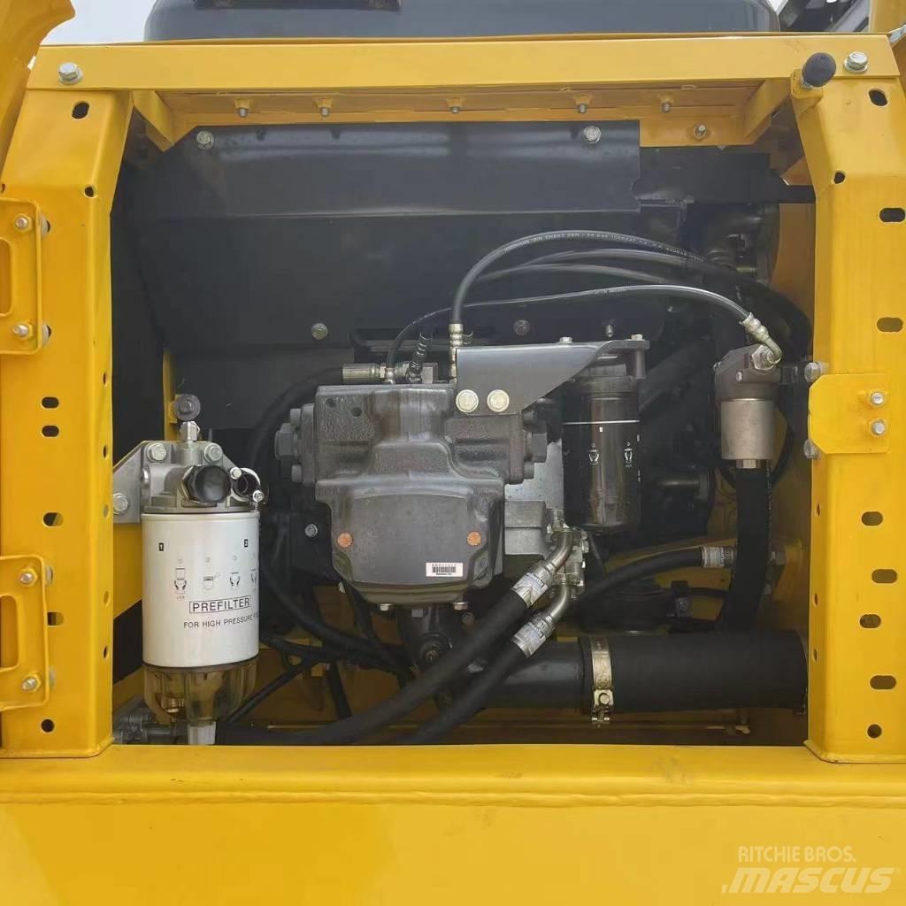 Komatsu PC200 Excavatoare pe șenile
