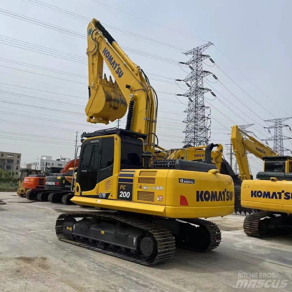 Komatsu PC200 Excavatoare pe șenile
