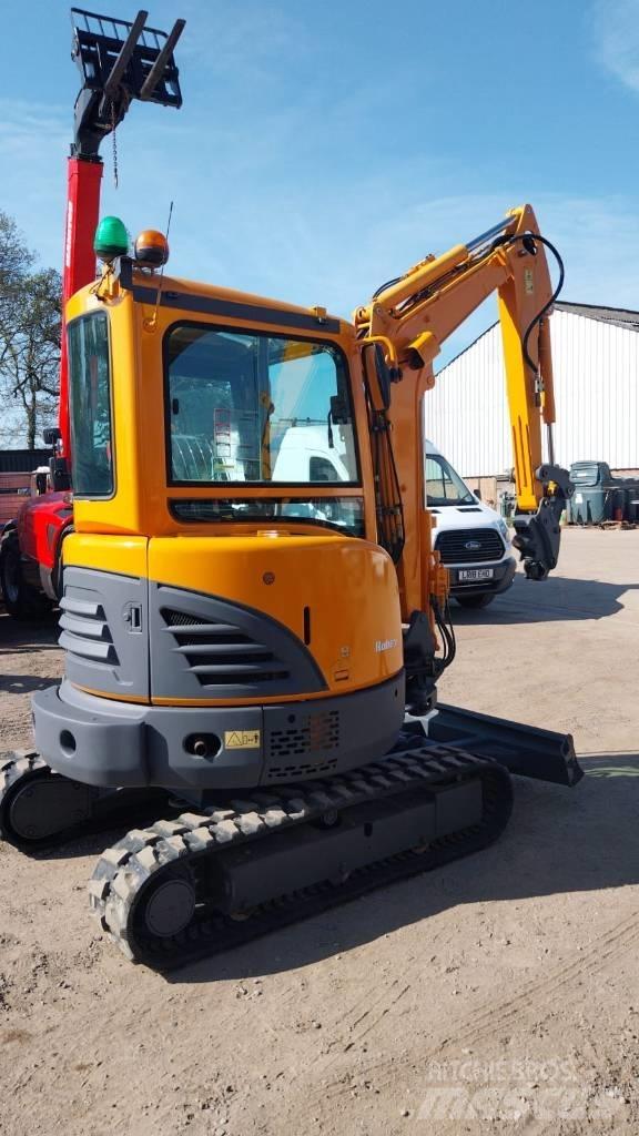 Hyundai X30Z-9AK Excavatoare 7t - 12t
