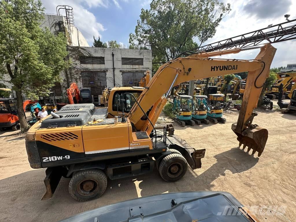 Hyundai R210W-9 Excavatoare cu roti