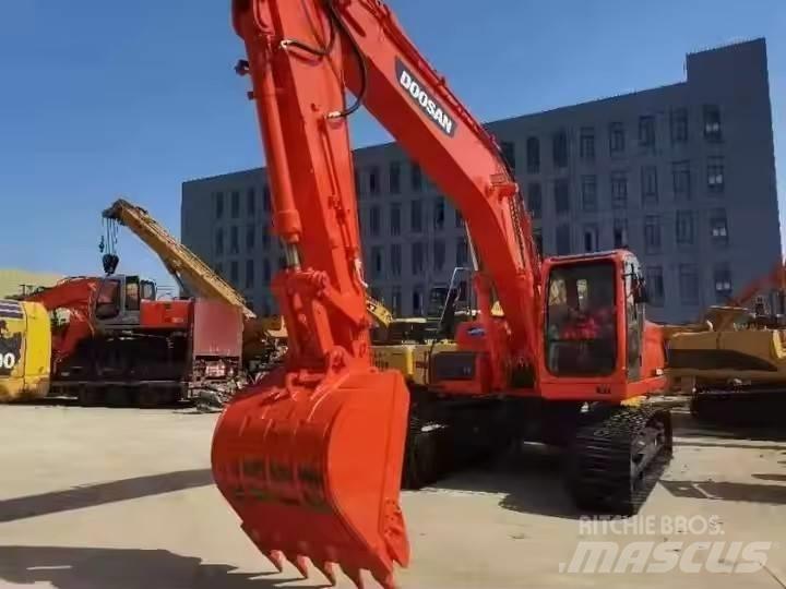 Doosan DX225LC Excavatoare pe șenile
