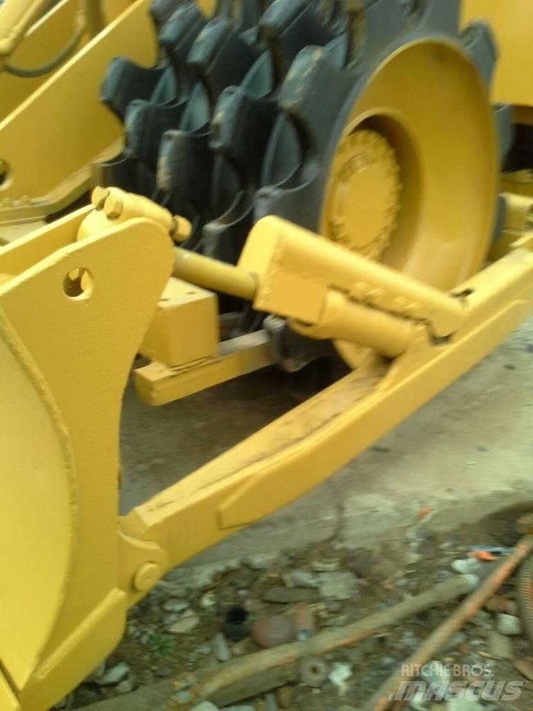 CAT 815 B Compactoare sol