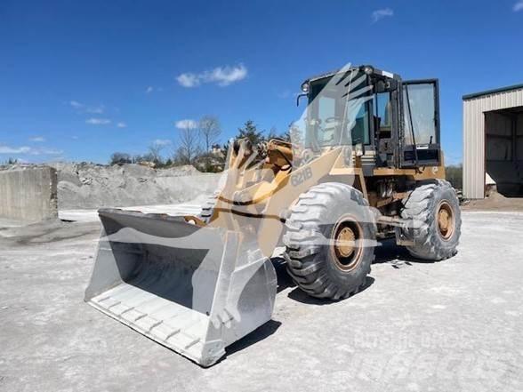 CASE 621B Incarcator pe pneuri