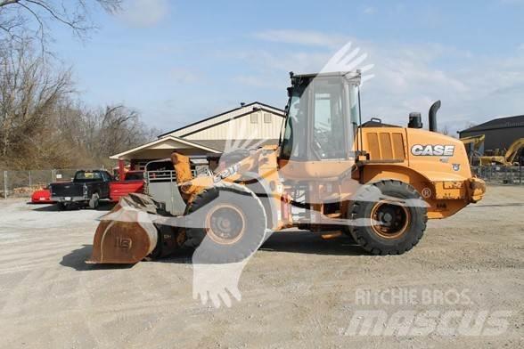CASE 621F Incarcator pe pneuri