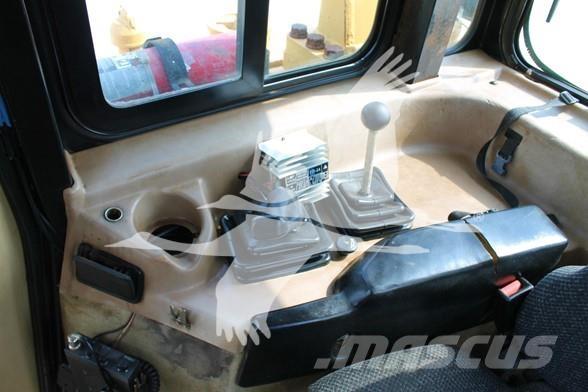 CAT D6R Buldozere pe senile