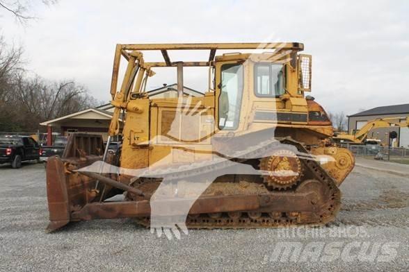 CAT D7H Buldozere pe senile