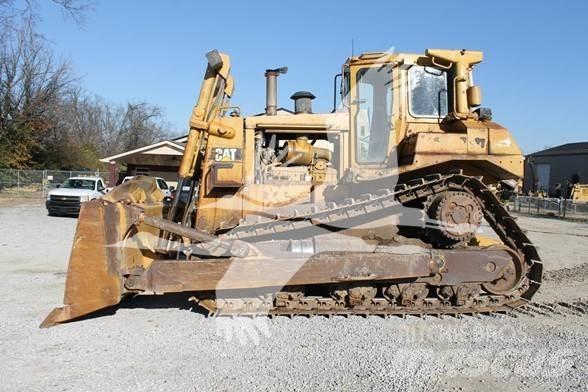 CAT D8N Buldozere pe senile