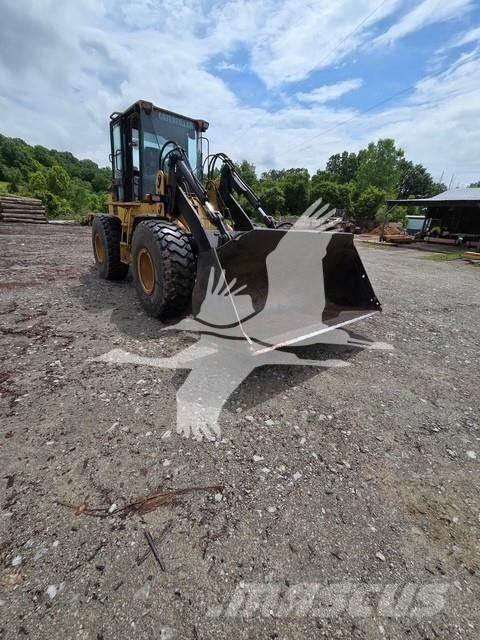 CAT IT28G Incarcator pe pneuri