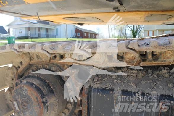 JCB JS300 Excavatoare pe șenile
