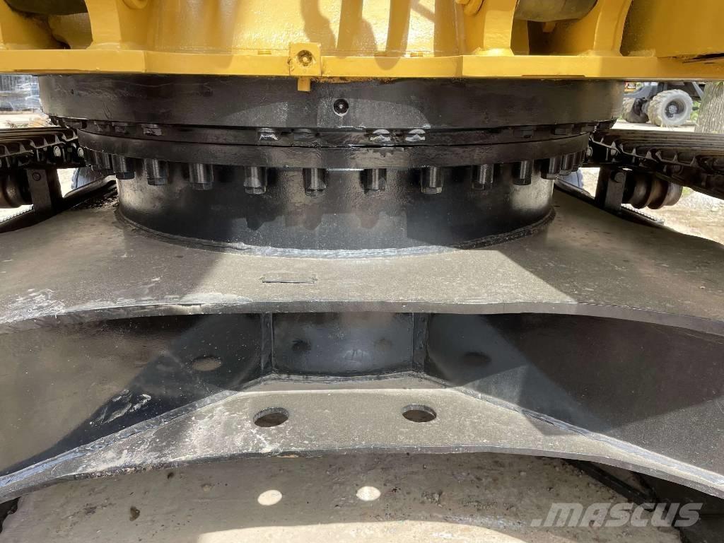 CAT 320D2 Excavatoare pe șenile
